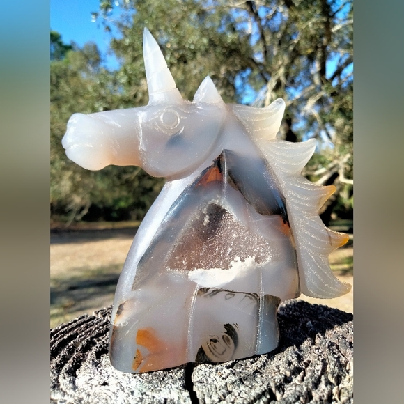 Dendritic agate unicorn Crystal carving - Picture 1 of 2